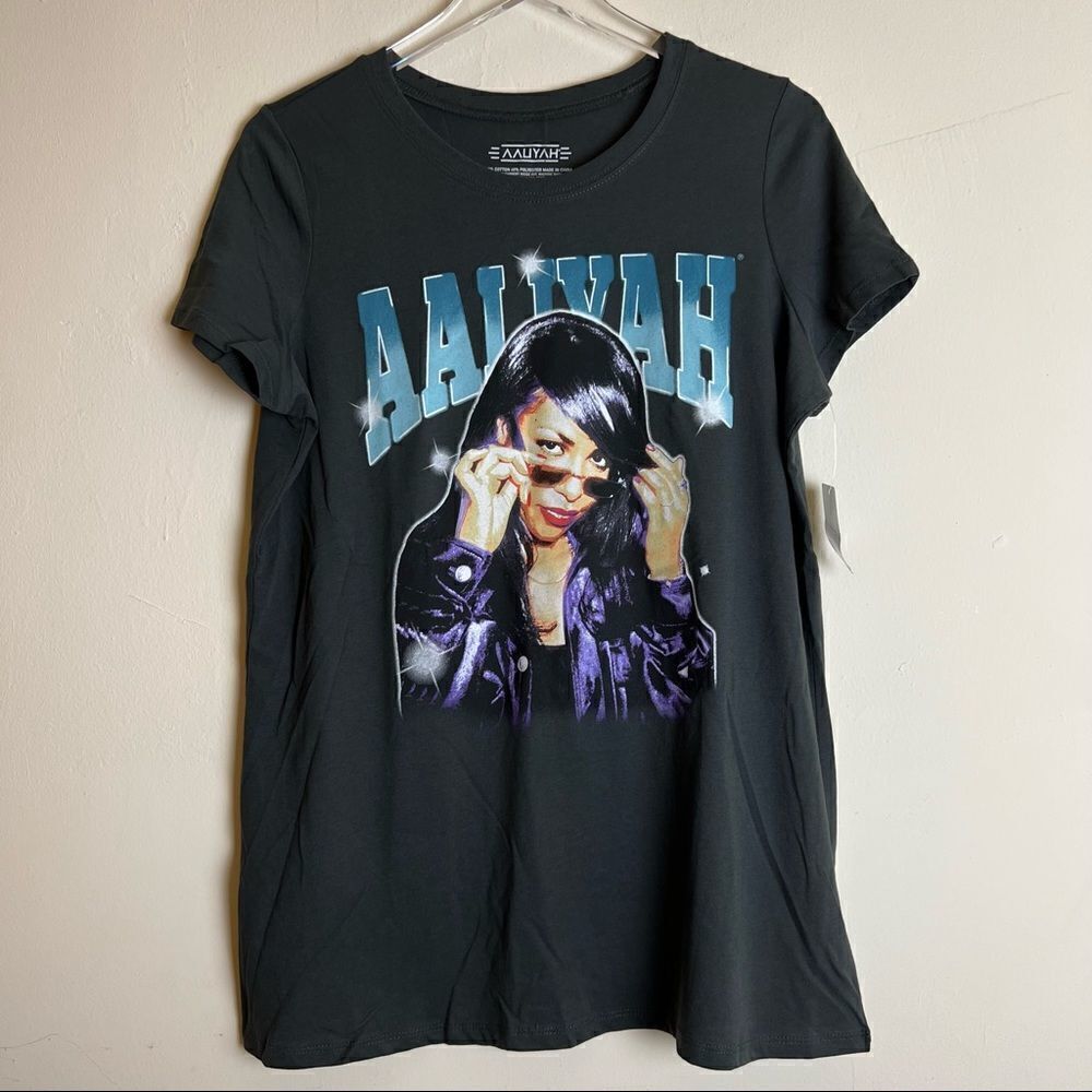 Torrid Classic Fit Tunic Tee - Vintage Aaliyah Black, Size 0 = Large-12/14 - Picture 2 of 10